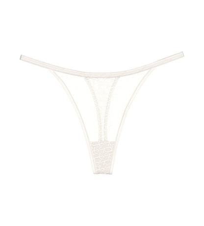 Triumph Signature Sheer String